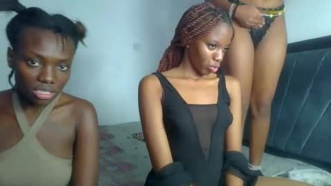 Snapshot of peach_ebonny chatting on 05/23/26, 06:45 peach_ebonny online show from 05/23/26, 06:45
