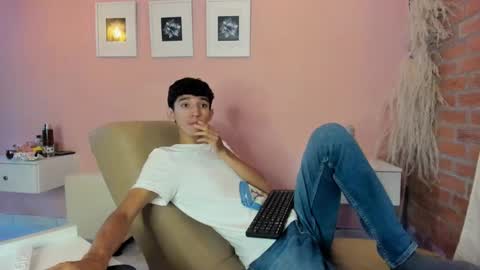 peach tyron online show from 01/10/25, 12:58