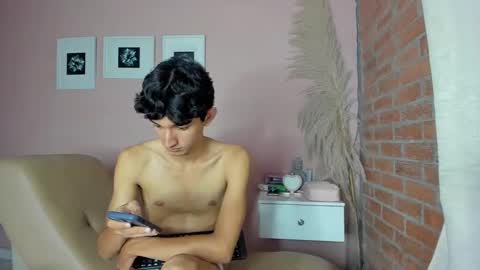 peach tyron online show from 02/01/25, 11:06