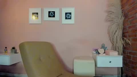 peach tyron online show from 02/04/25, 01:45