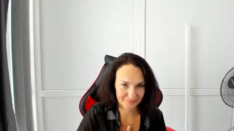 Snapshot of peachboomm chatting on 06/27/26, 12:22 Christina online show from 06/27/26, 12:22