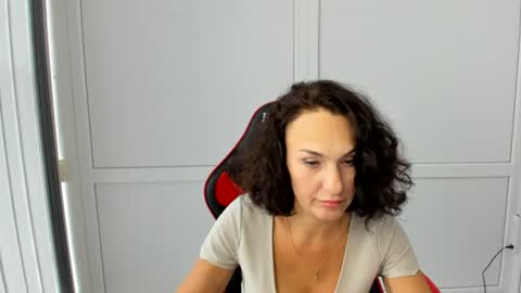 Snapshot of peachboomm chatting on 07/11/26, 12:08 Christina online show from 07/11/26, 12:08