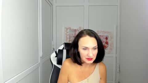 Snapshot of peachboomm chatting on 07/15/26, 12:21 Christina online show from 07/15/26, 12:21