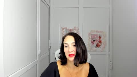 Snapshot of peachboomm chatting on 07/17/26, 12:23 Christina online show from 07/17/26, 12:23