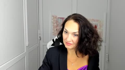 Snapshot of peachboomm chatting on 07/21/26, 12:18 Christina online show from 07/21/26, 12:18
