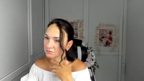 Snapshot of peachboomm chatting on 08/06/26, 12:18 Christina online show from 08/06/26, 12:18