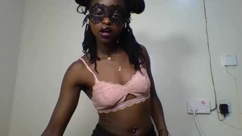 peachy_ebony online show from 11/08/25, 01:28