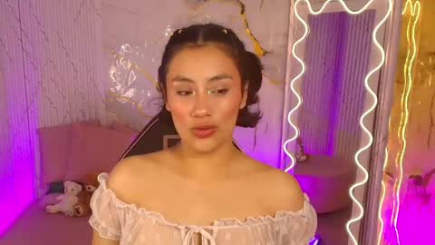 Snapshot of peachy_tay chatting on 04/19/26, 11:53 peachy_tay online show from 04/19/26, 11:53