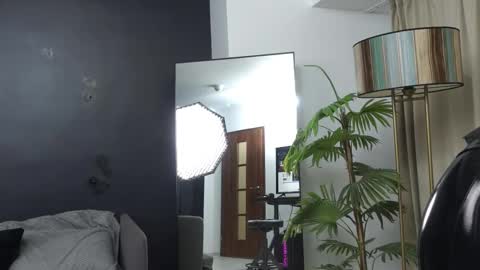 Snapshot of peachypixiee chatting on 10/27/25, 07:01 PeachyPixiee online show from 10/27/25, 07:01