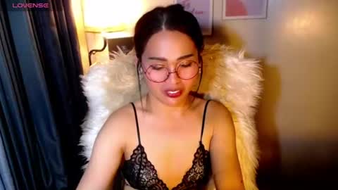 Snapshot of peakaboo_xx chatting on 06/14/26, 02:24 Angel Creamdensada online show from 06/14/26, 02:24