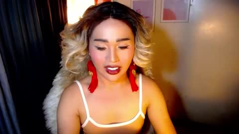 Snapshot of peakaboo_xx chatting on 06/15/26, 07:05 Angel Creamdensada online show from 06/15/26, 07:05