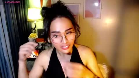 Snapshot of peakaboo_xx chatting on 06/17/26, 08:50 Angel Creamdensada online show from 06/17/26, 08:50