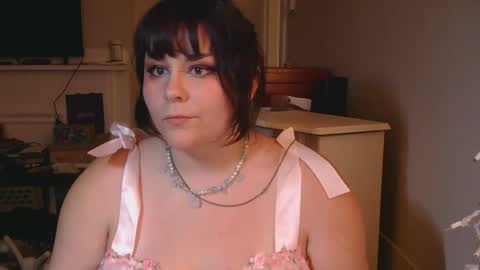 Snapshot of peakobunny chatting on 09/13/25, 12:32 peakobunny online show from 09/13/25, 12:32