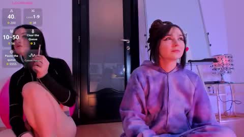 Snapshot of peanaughty chatting on 02/23/26, 05:38 Kate online show from 02/23/26, 05:38