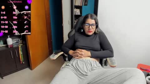 Tangerine Penaut online show from 11/21/25, 12:54