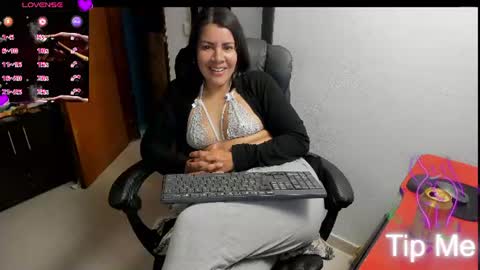 Snapshot of peanut_tangerine chatting on 07/14/26, 02:05 Tangerine Penaut online show from 07/14/26, 02:05