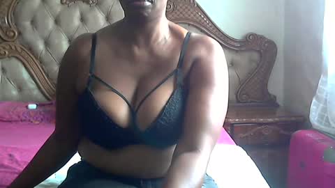pearassmmm online show from 02/20/25, 11:09