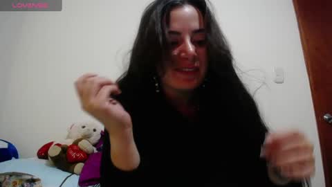 Snapshot of pearl_3 chatting on 02/24/25, 03:12 Pearl online show from 02/24/25, 03:12