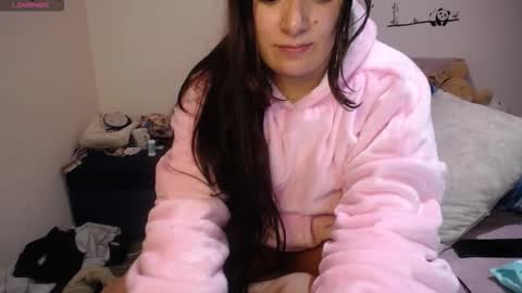 Pearl online show from 11/25/25, 04:23