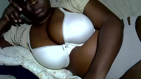 Keci online show from 11/05/25, 05:02