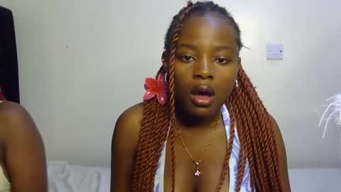 Snapshot of pearl_velvet chatting on 11/13/25, 07:02 vel online show from 11/13/25, 07:02