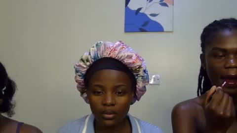 Snapshot of pearl_velvet chatting on 12/01/25, 04:45 vel online show from 12/01/25, 04:45