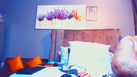 Pearl online show from 12/22/25, 06:38