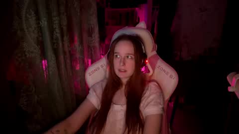 Snapshot of pearlprincess_ chatting on 05/04/26, 10:00 Adelina online show from 05/04/26, 10:00