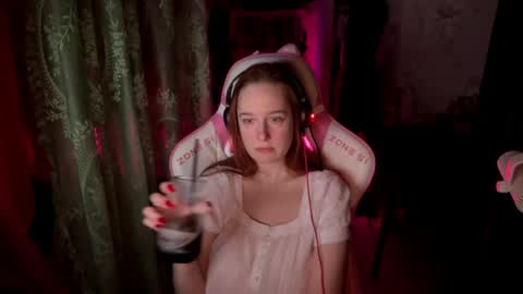 Snapshot of pearlprincess_ chatting on 05/05/26, 03:47 Adelina online show from 05/05/26, 03:47