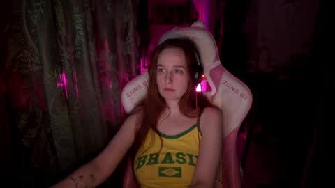 Snapshot of pearlprincess_ chatting on 05/06/26, 01:36 Adelina online show from 05/06/26, 01:36