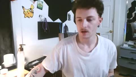 Snapshot of pebblesindogs chatting on 11/10/25, 10:20 lil soss online show from 11/10/25, 10:20