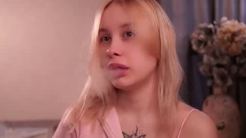 Lily online show from 05/20/26, 04:18
