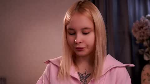 Lily online show from 05/31/26, 04:20
