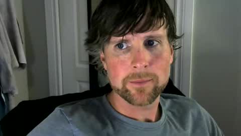 Snapshot of pecas90 chatting on 11/25/25, 10:32 pecas90 online show from 11/25/25, 10:32