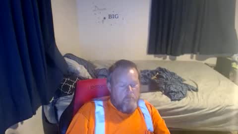 Snapshot of pecker40 chatting on 06/04/26, 02:28 pecker40 online show from 06/04/26, 02:28
