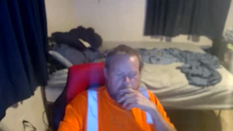 Snapshot of pecker40 chatting on 06/05/26, 01:45 pecker40 online show from 06/05/26, 01:45