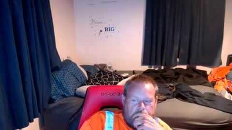 Snapshot of pecker40 chatting on 07/23/26, 02:42 pecker40 online show from 07/23/26, 02:42