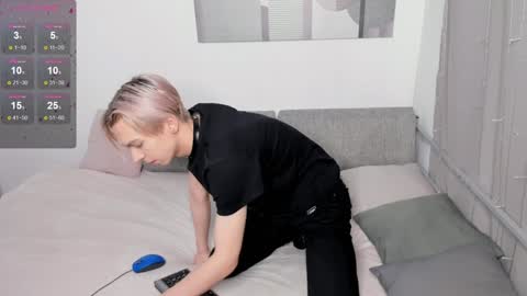 Leo online show from 12/15/24, 06:29