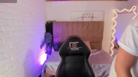 penelope online show from 11/09/25, 03:05