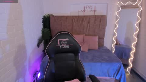 penelope online show from 11/20/25, 03:28