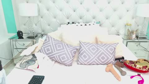 Penelope Laurent online show from 12/08/24, 04:39