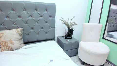 Penelope online show from 03/04/25, 02:27