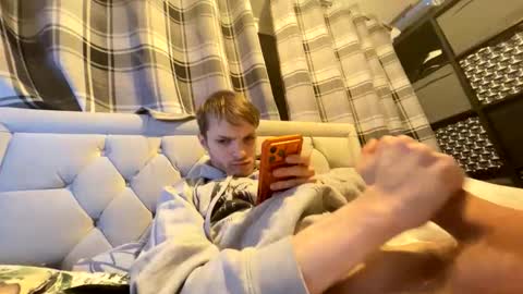 Penguin online show from 12/16/25, 07:52