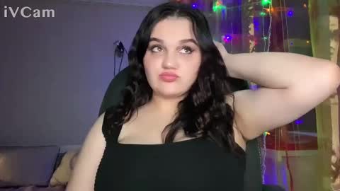 Snapshot of penny_perry chatting on 12/28/24, 02:32 penny_perry online show from 12/28/24, 02:32