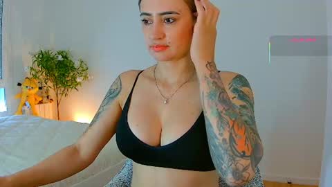 Snapshot of pennyy__ chatting on 06/15/26, 09:33 Hi Im Penelope better vibrations 1111 online show from 06/15/26, 09:33
