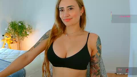 Snapshot of pennyy__ chatting on 06/16/26, 12:19 Hi Im Penelope better vibrations 1111 online show from 06/16/26, 12:19