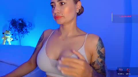 Snapshot of pennyy__ chatting on 06/20/26, 02:09 Hi Im Penelope better vibrations 1111 online show from 06/20/26, 02:09