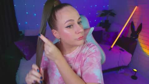 Snapshot of pepper_cat chatting on 11/09/25, 12:03 Dia online show from 11/09/25, 12:03