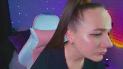 Snapshot of pepper_cat chatting on 11/21/25, 10:30 Dia online show from 11/21/25, 10:30