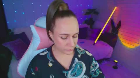 Snapshot of pepper_cat chatting on 11/27/25, 05:20 Dia online show from 11/27/25, 05:20